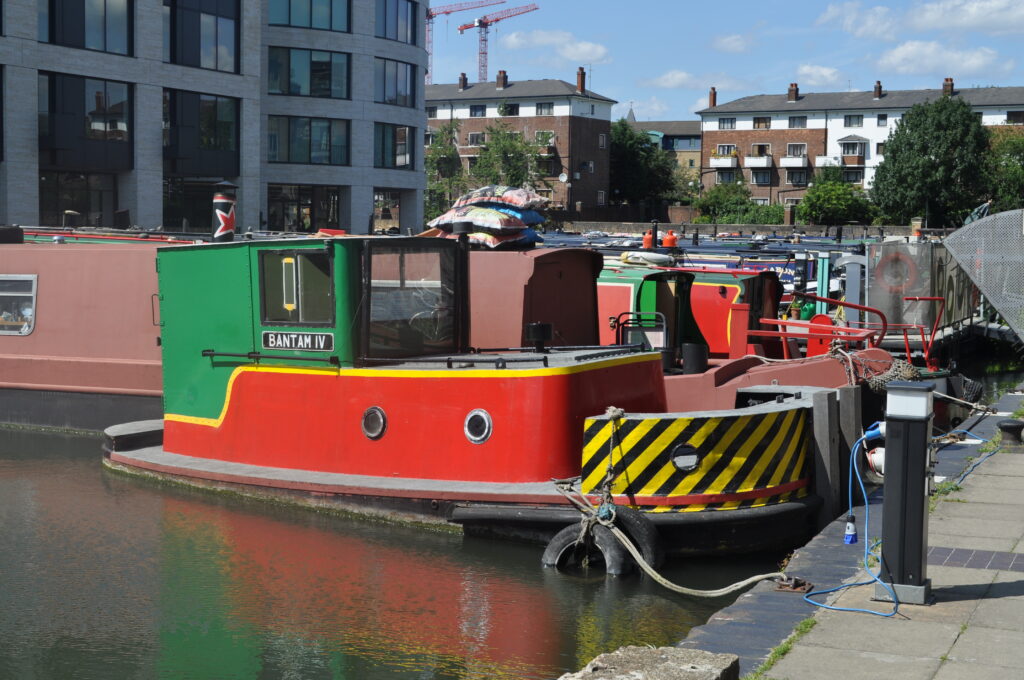 London Canal Museum Tug Bantam IV aan de kade