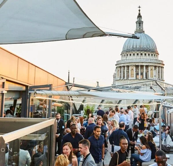 Geniet van het beste uitzicht op London: De 10 beste rooftop bars in de stad