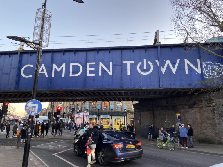 Wijkgids Camden — Markten, Muziek en Kanalen in het Hart van Noord-Londen