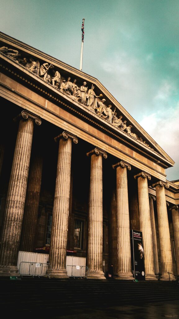 De zuilengevel van het British Museum in Londen